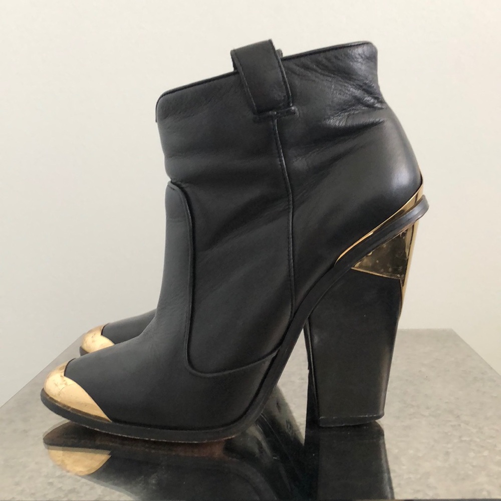 Dolce Vita Ankle Boot with gold metais detail - Picture 3 of 7